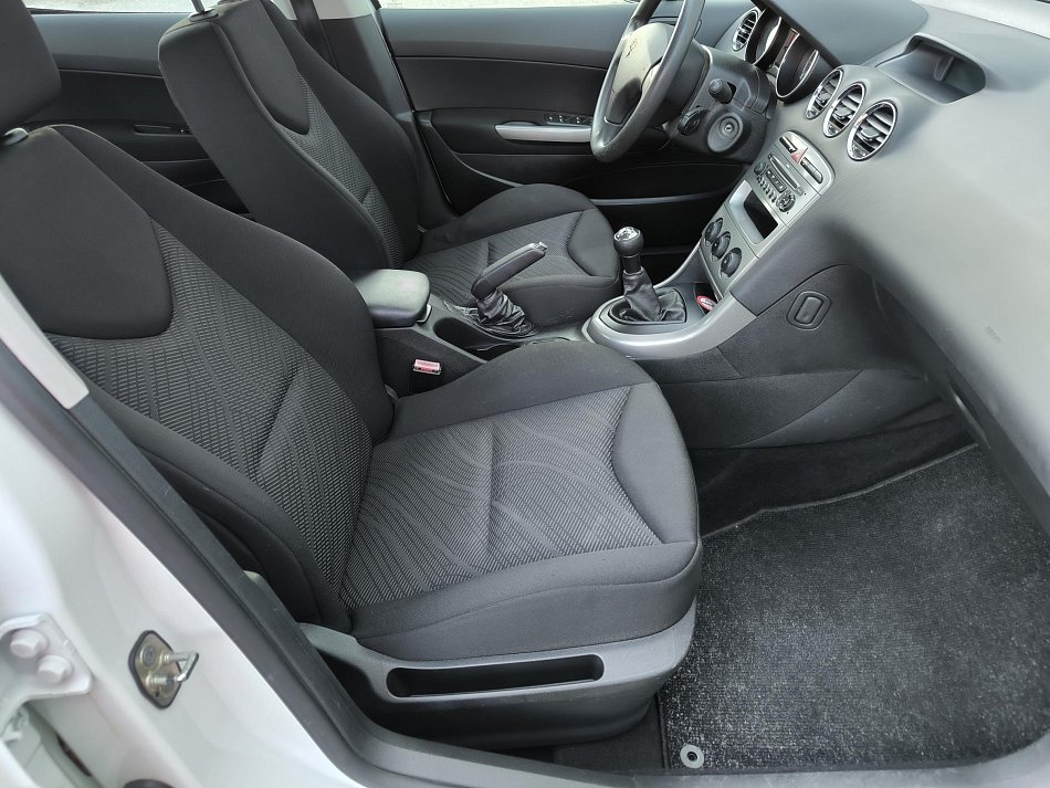Peugeot 308 1.4i 