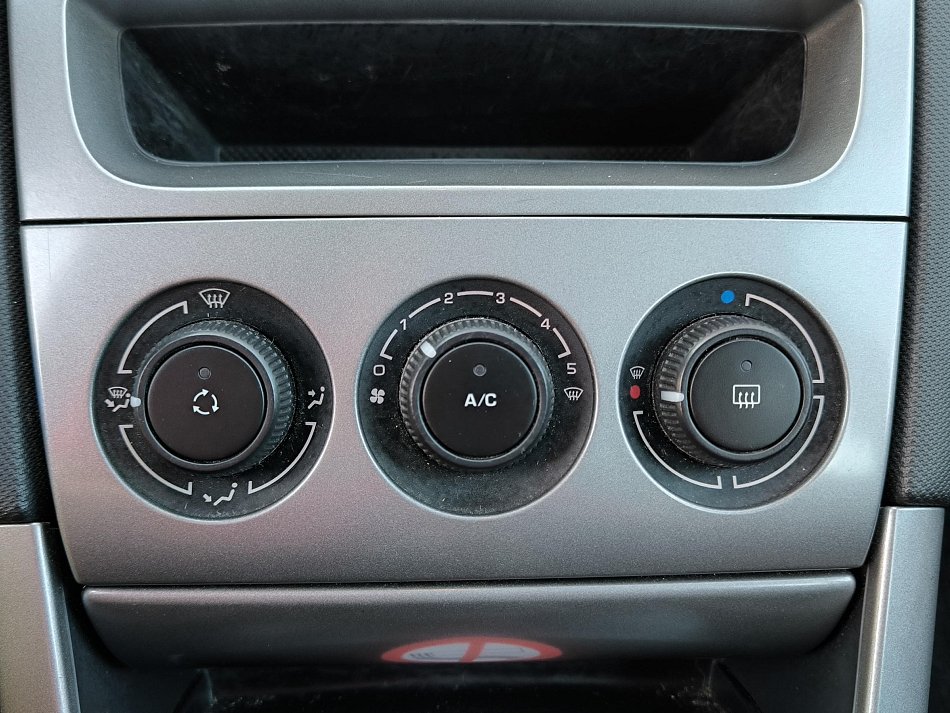 Peugeot 308 1.4i 