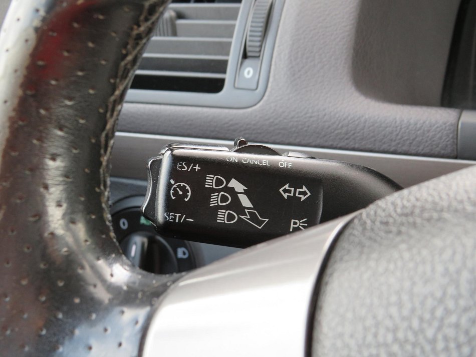 Volkswagen Touran 1.4 TSi CROSS