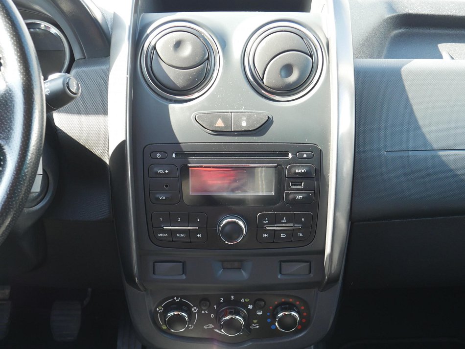 Dacia Duster 1.6 i Arctica