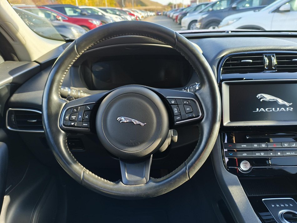 Jaguar F-Pace 2.0 TD4  4x4