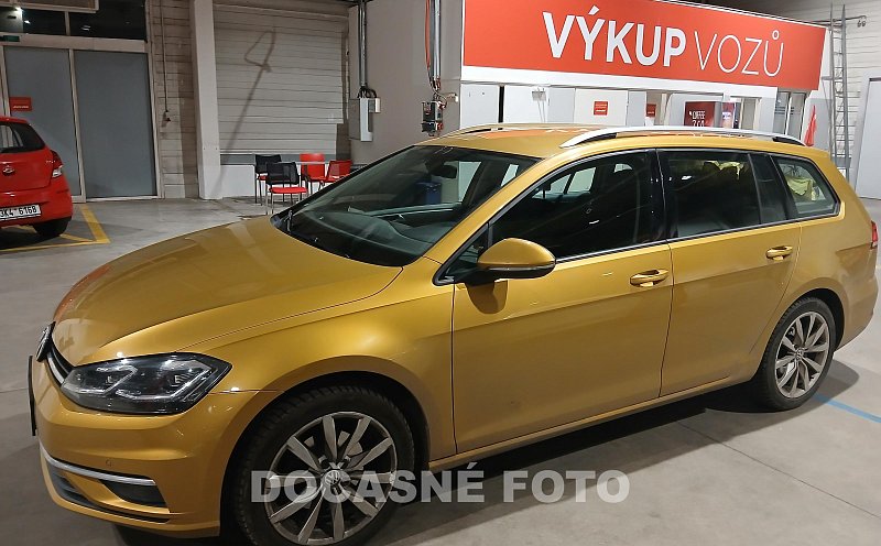 Volkswagen Golf 1.0 TSI 