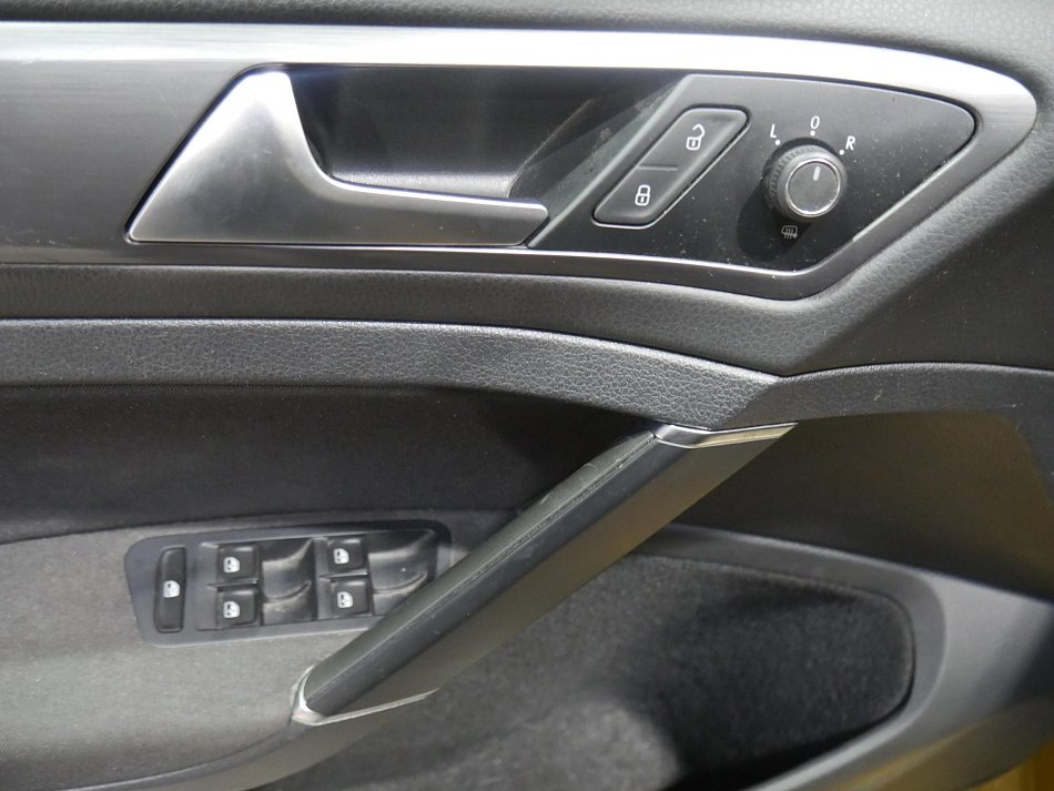 Volkswagen Golf 1.0 TSI 