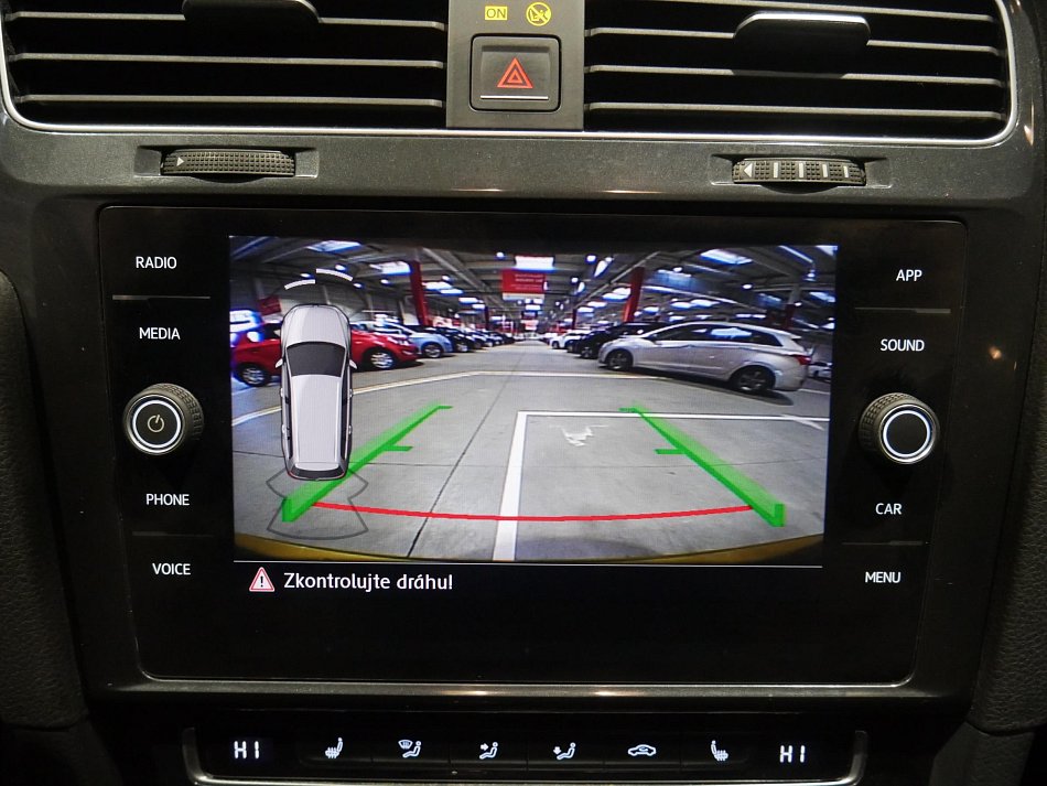 Volkswagen Golf 1.0 TSI 