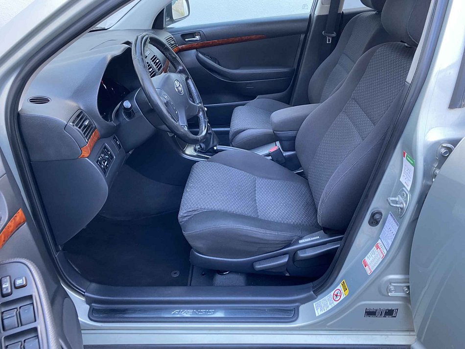 Toyota Avensis 2.2 D-CAT 