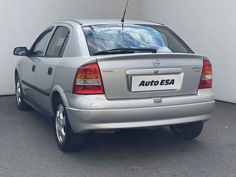 Opel Astra 1.6i 