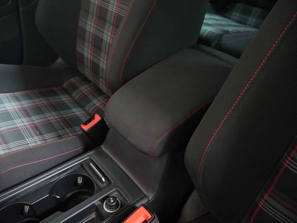 Volkswagen Golf 2.0 TSi GTi