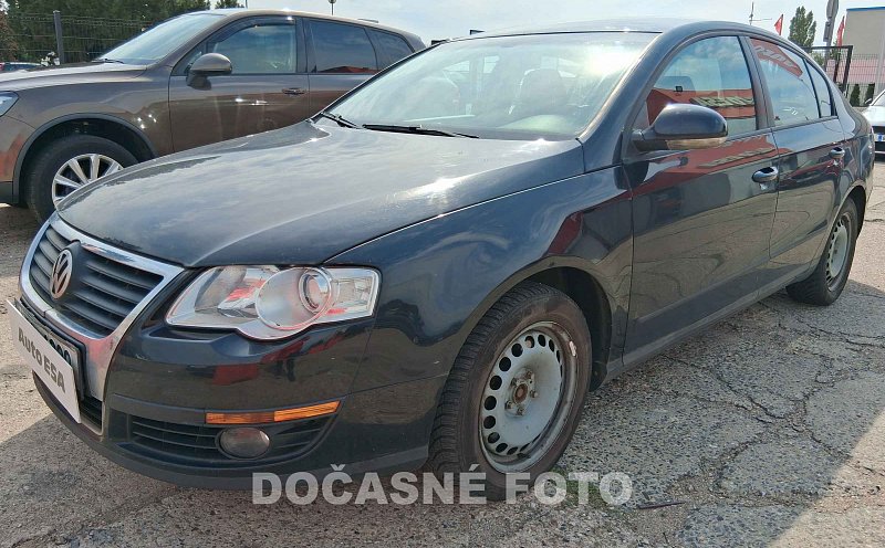 Volkswagen Passat 1.6 FSi 