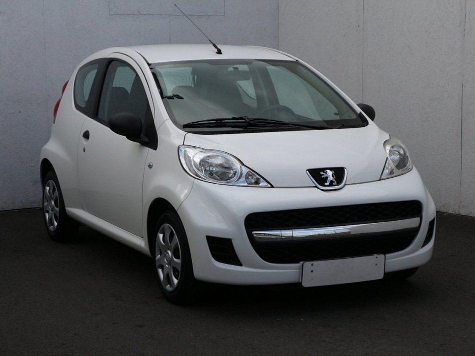 Peugeot 107 1.0 i 