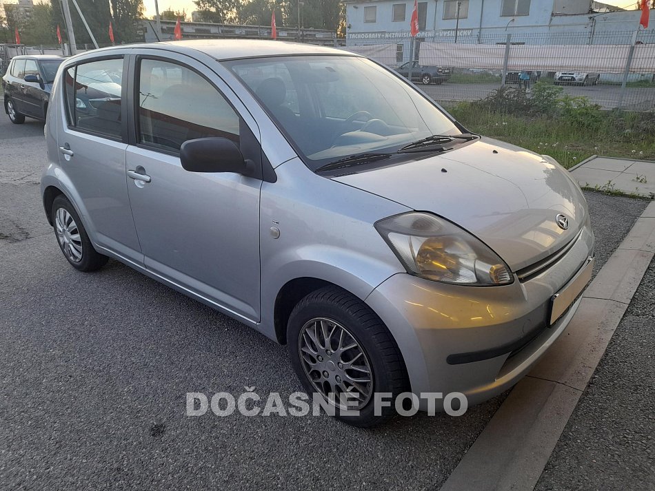 Daihatsu Sirion 1.0i 