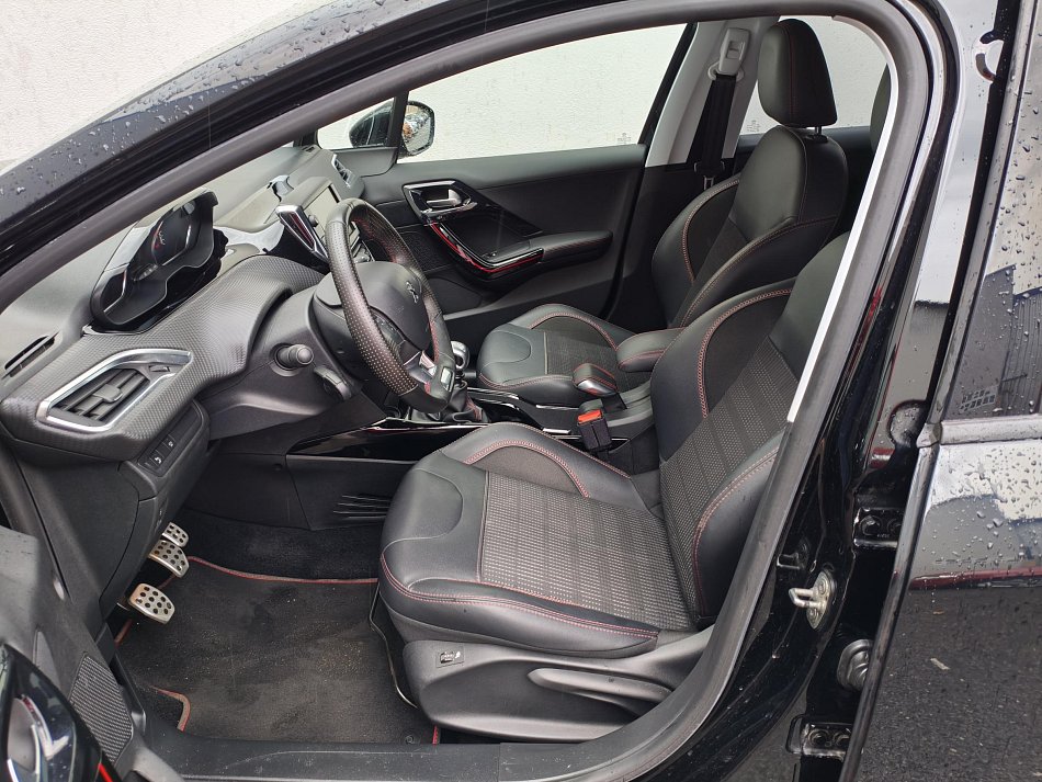 Peugeot 2008 1.2 PT GT Line