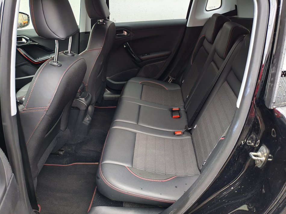Peugeot 2008 1.2 PT GT Line