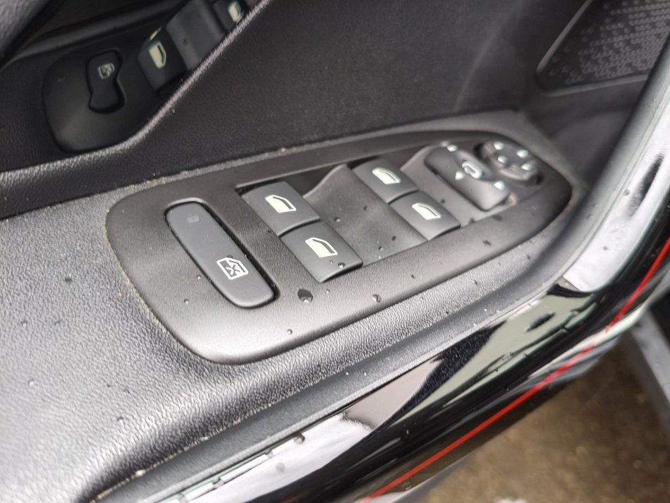 Peugeot 2008 1.2 PT GT Line