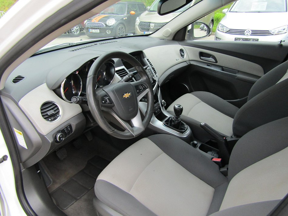 Chevrolet Cruze 1.8i 