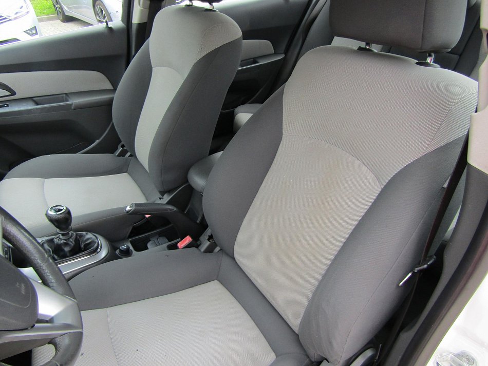 Chevrolet Cruze 1.8i 