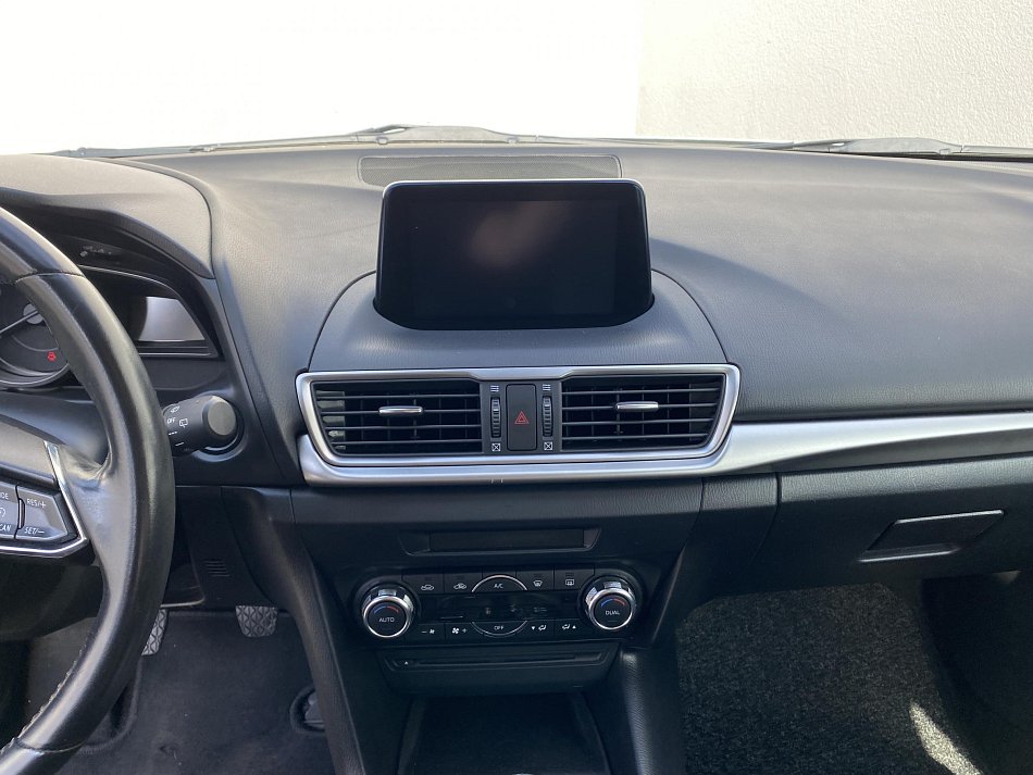 Mazda 3 2.0i 