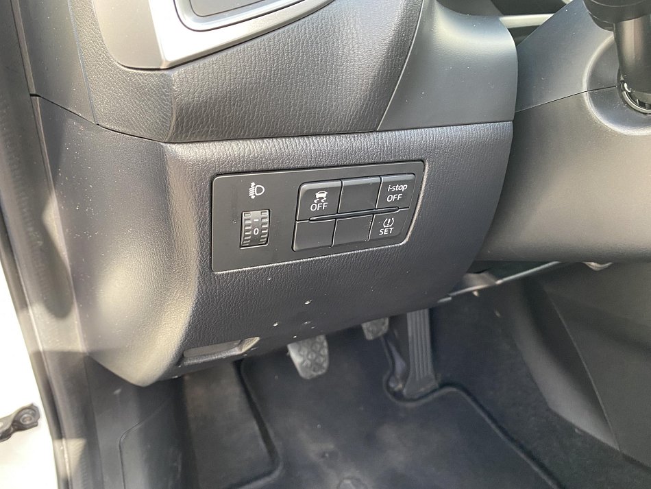 Mazda 3 2.0i 