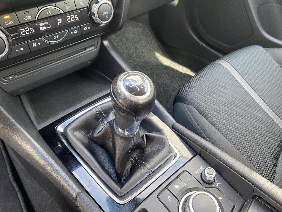 Mazda 3 2.0i 