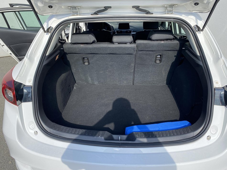 Mazda 3 2.0i 