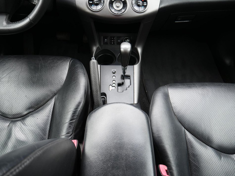 Toyota RAV4 2.2D 