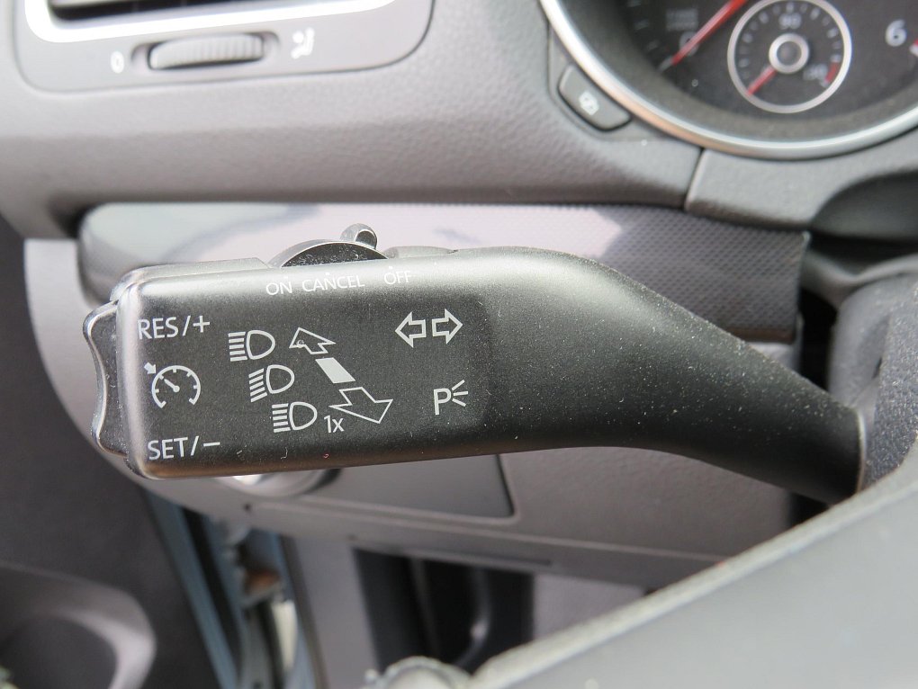 Volkswagen Golf 1.6 TDi 