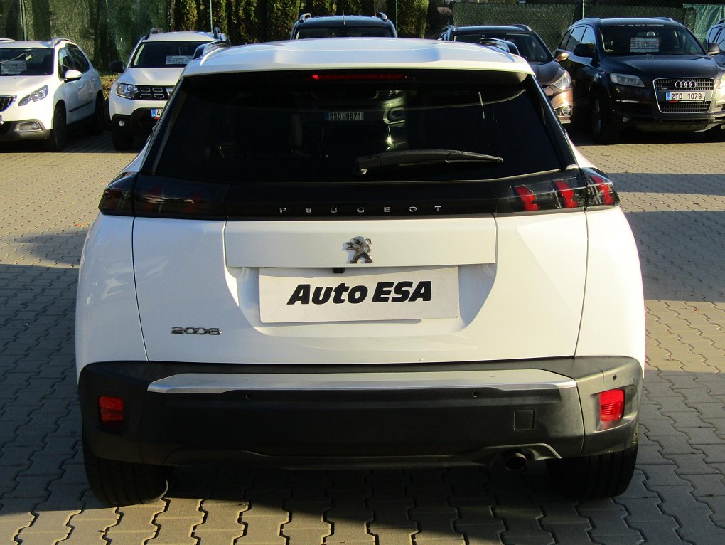 Peugeot 2008 1.2i 