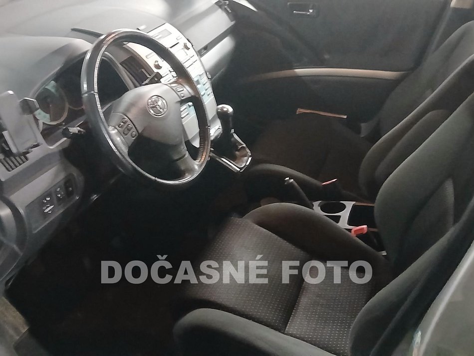 Toyota Corolla Verso 2.2Dd 