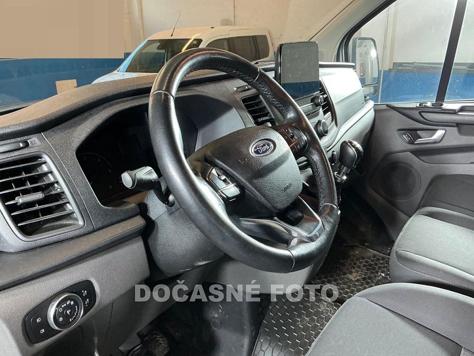 Ford Transit Custom 2.0TDCi Trend L2H1 6míst FC