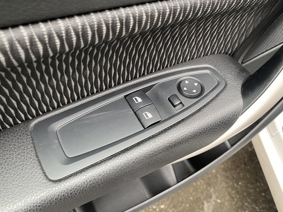 BMW Řada 1 1.5i Advantage