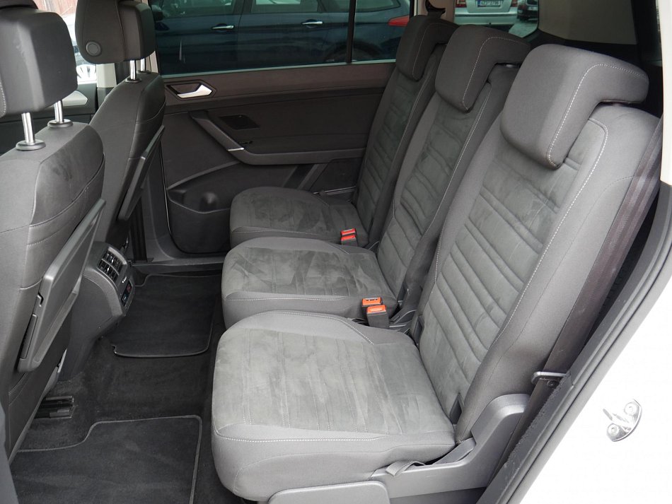 Volkswagen Touran 1.5TSi 