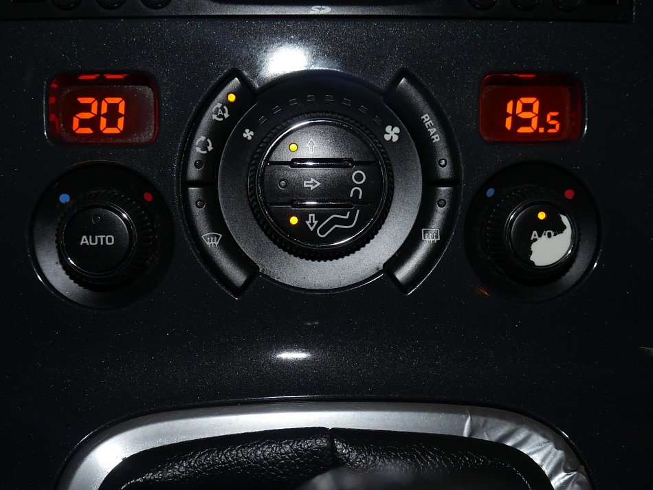 Peugeot 5008 2.0 HDi 