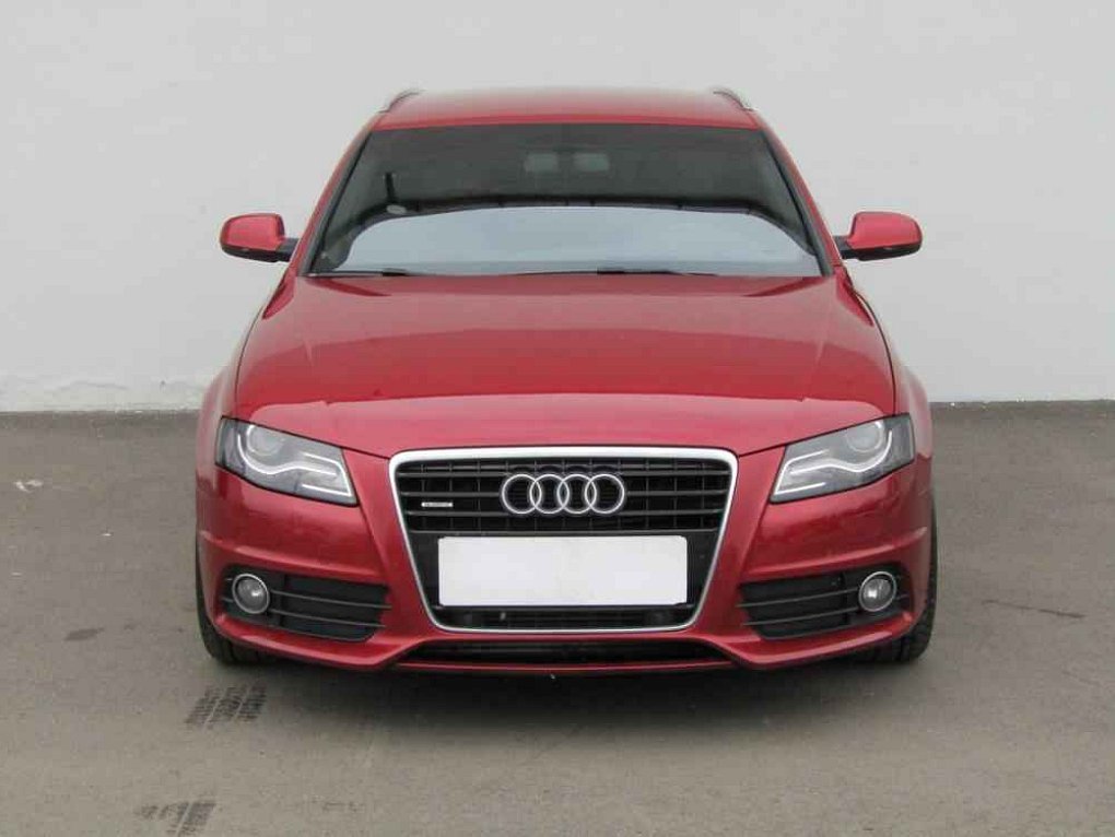 Audi A4 2.0 TDi S-line