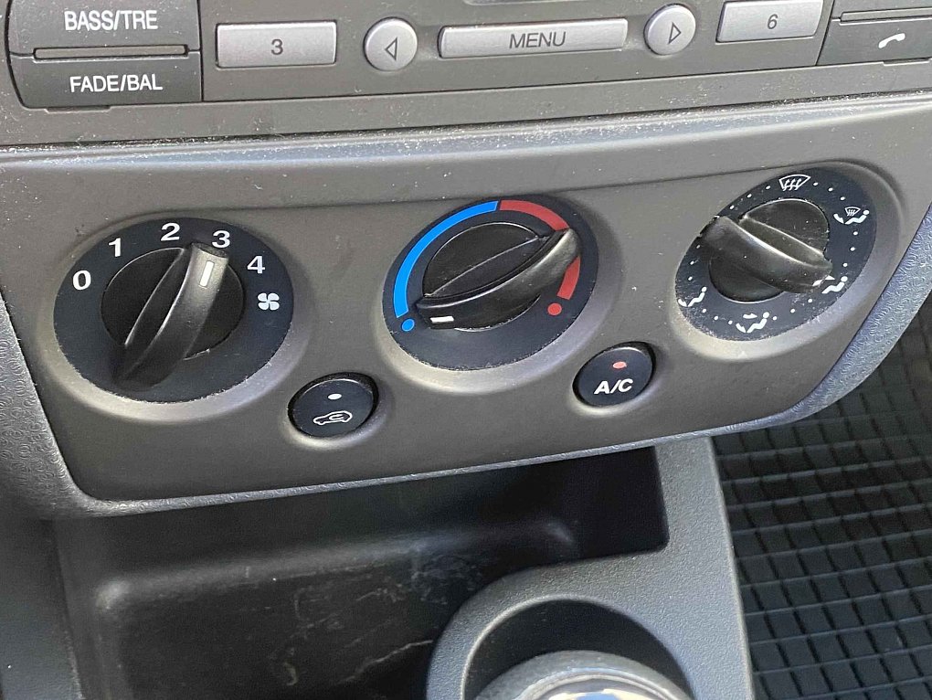 Ford Fusion 1.4i 