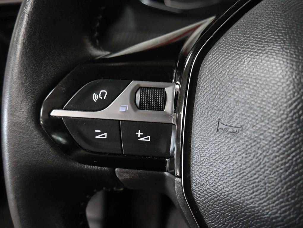 Peugeot 208 1.2PT 