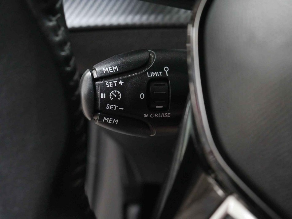 Peugeot 208 1.2PT 