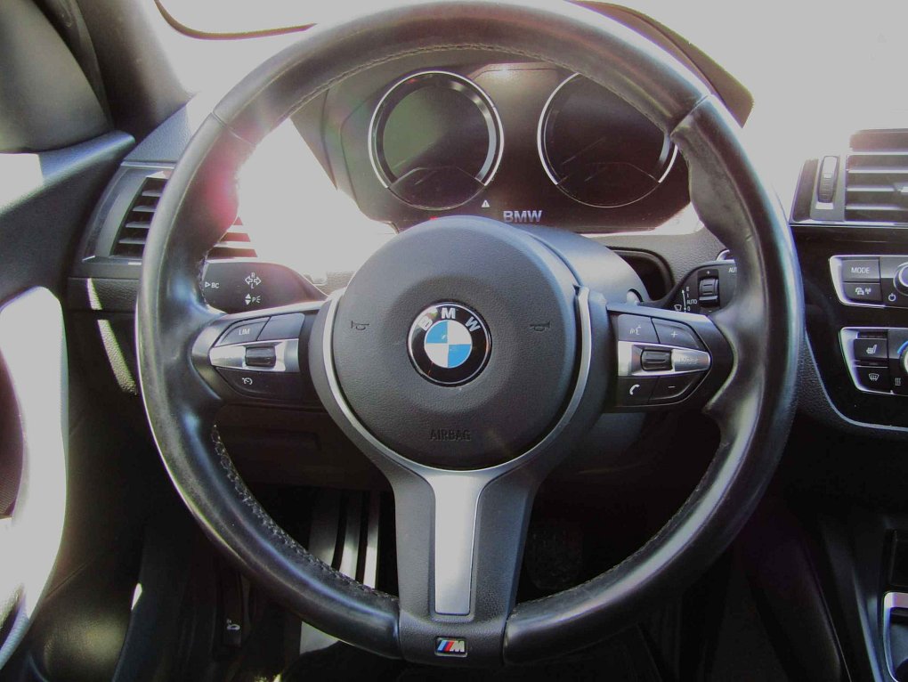 BMW Řada 1 1.5 i M Paket 118 i