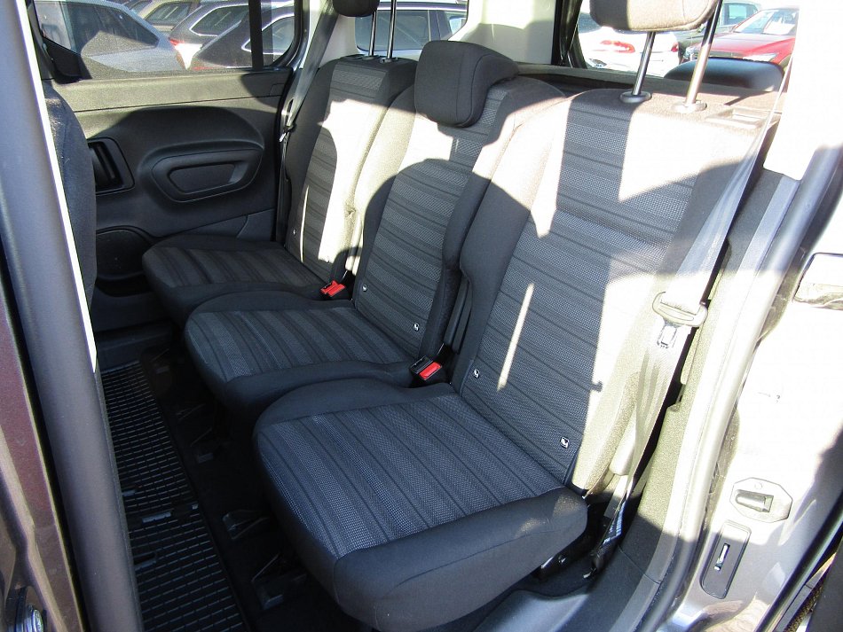 Opel Combo 1.2T Elegance
