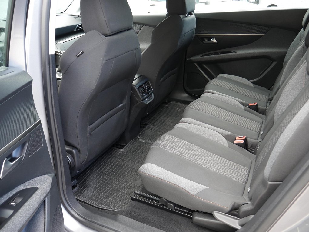 Peugeot 5008 1.2PT 