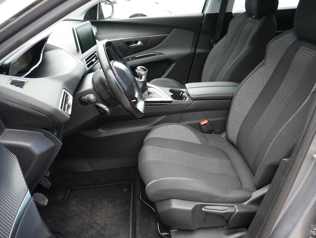 Peugeot 5008 1.2PT 