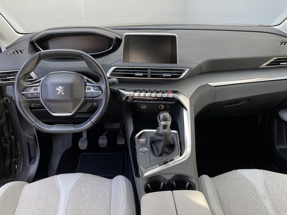 Peugeot 3008 1.2PT Allure