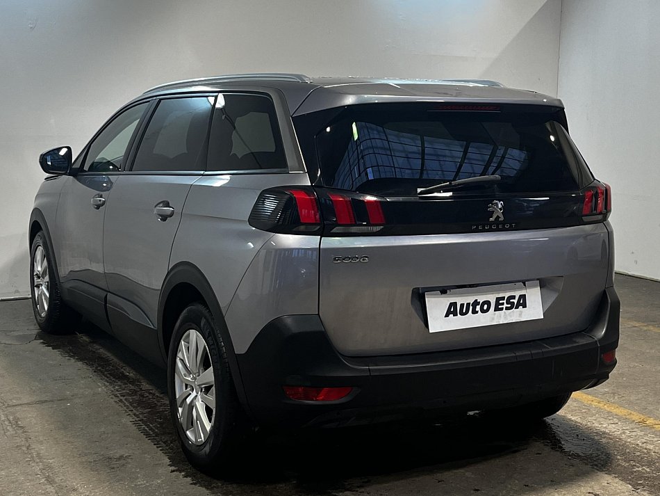 Peugeot 5008 1.5 HDi 