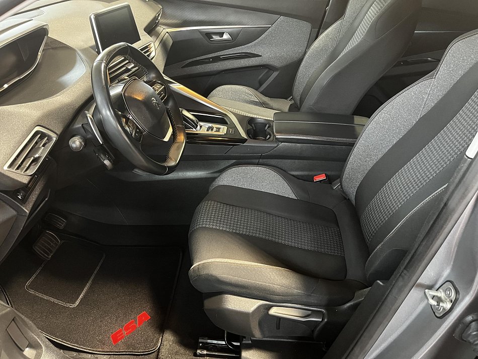 Peugeot 5008 1.5 HDi 