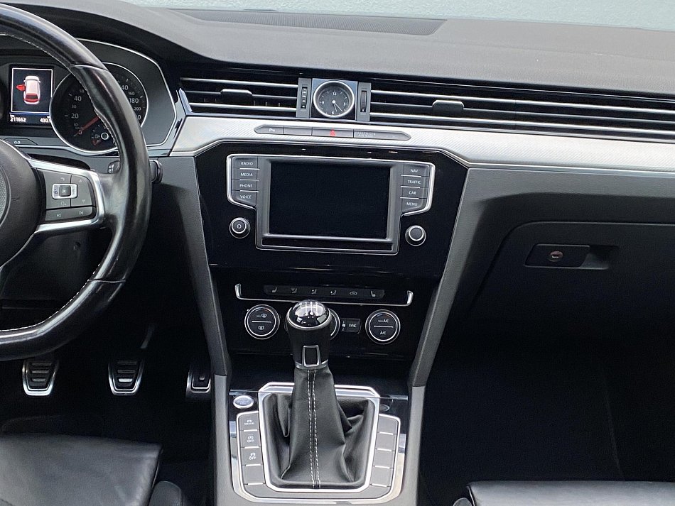 Volkswagen Passat 2.0TDi R-Line