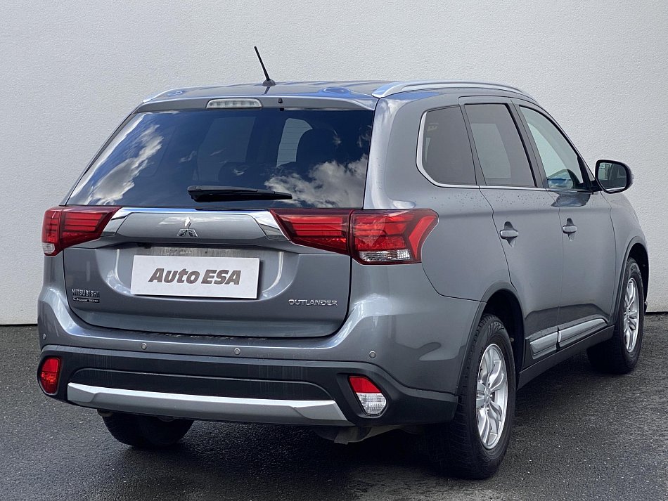 Mitsubishi Outlander 2.0 MIVEC 