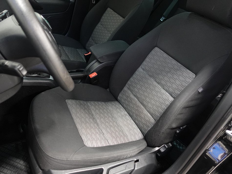 Škoda Octavia II 1.6MPi Ambiente