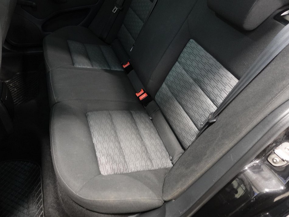 Škoda Octavia II 1.6MPi Ambiente