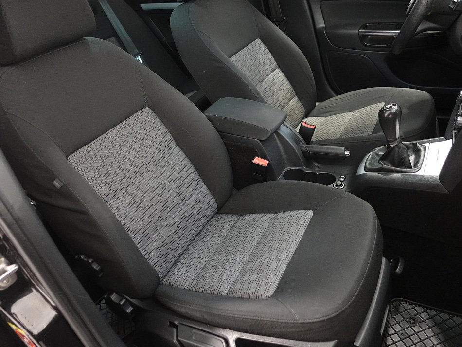 Škoda Octavia II 1.6MPi Ambiente