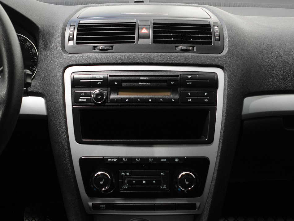 Škoda Octavia II 1.6MPi Ambiente