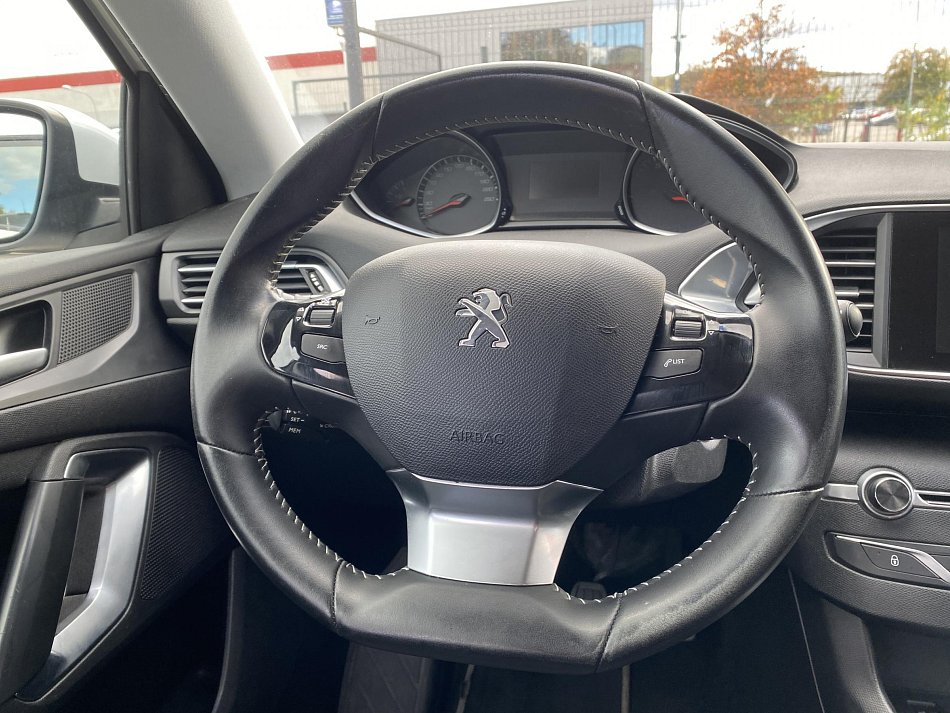 Peugeot 308 1.2i 