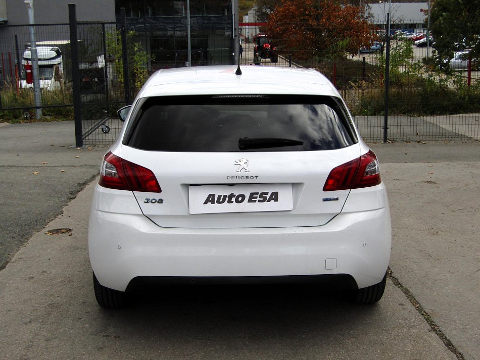 Peugeot 308 1.2i 